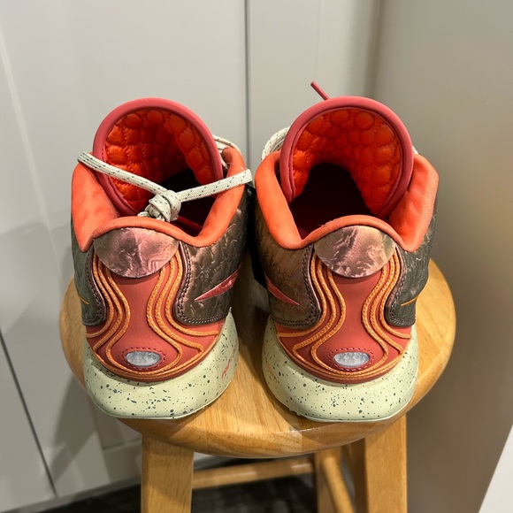 Nike La Bron basketball shoes FN0708-800 - Picture 3 of 6